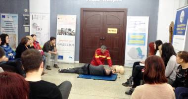Stire din Cultură-Educație : Studenții șaguniști învață să salveze vieți