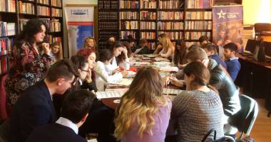 Stire din Cultură-Educație : Studenții ovidieni au celebrat doamnele Americii