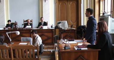 Stire din Cultură-Educație : Studenții de la Drept simulează procese