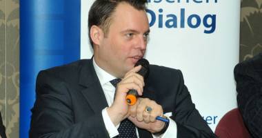 Stire din Cultură-Educație : Studenții și universitarii de la "Ovidius" dezbat România ultimilor 25 de ani