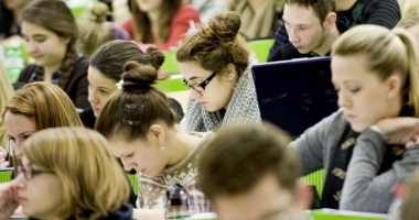 Stire din Cultură-Educație : 20 de ani de când studenții beneficiază de programul Erasmus
