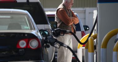 Stire din Actualitate : SUA eliberează pe piaţă 50 de milioane de barili de ţiţei din rezerva strategică