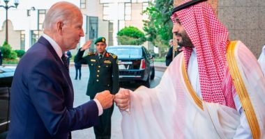 Stire din Actualitate : SUA se aşteaptă la majorarea producţiei de petrol în urma vizitei lui Biden în Arabia Saudită