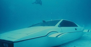 "Mașina-submarin" a lui "James Bond" este de vânzare