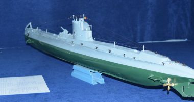 Stire din Cultură-Educație : Macheta submarinului „Delfinul”, exponatul lunii mai