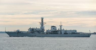 Stire din Actualitate : Un submarin rusesc a lovit sonarul unei nave de război britanice în Atlanticul de Nord