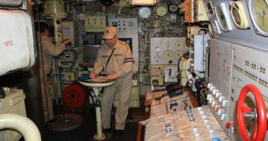 Delfinul, submarinul "pedepsit" să uite adâncul mării / Galerie foto - 3