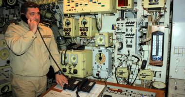 Delfinul, submarinul "pedepsit" să uite adâncul mării / Galerie foto - 13