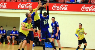 Stire din Sport : Divizia A la handbal  Succes important obținut de HC Farul, la București
