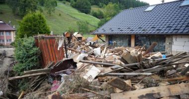 Stire din Actualitate : Toți cetățenii afectați de viiturile din Suceava și Neamț vor primi sprijin de la Guvern