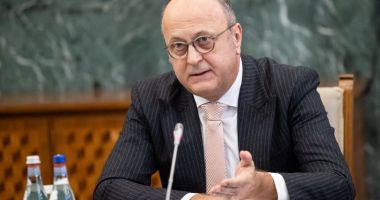 Stire din Economie : Dan Șucu: Trebuie reformată şi simplificată administraţia, oprită risipa, digitalizat ANAF-ul