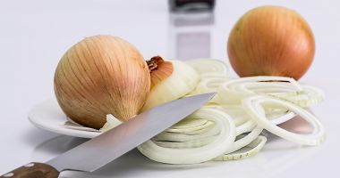 Stire din Sănătate : Sucul de ceapă este folosit pentru a trata căderea părului