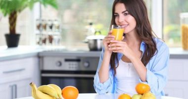Stire din Sănătate : Vreți să vă întăriți sistemul imunitar? Preparați-vă sucuri din fructe și legume!