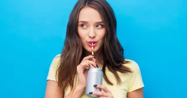 Stire din Sănătate : Sucurile dietetice, dulcele „fără caloriiׅ“ care nu este chiar inofensiv
