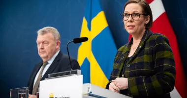Stire din Actualitate : Suedia și Finlanda cer UE să interzică serviciile maritime pentru toate petrolierele din „flota fantomă“ a Rusiei