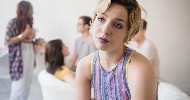 Stire din Sănătate : Nu permiteți suferinței emoționale să vă afecteze! Depășiți-o și mergeți mai departe!
