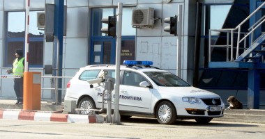 Stire din Eveniment : Suflătorile n-au trecut de polițiști și vameși
