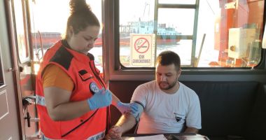 SOS pe Dunăre! Un marinar a avut nevoie de îngrijiri medicale - 4