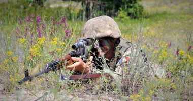Stire din Eveniment : Infanteriștii marini, în ofensivă pentru distrugerea unui depozit de armament