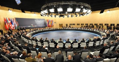Stire din Politică-Administrație : Summit NATO pe fondul tensiunilor din Ucraina