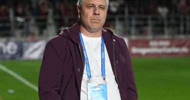 Stire din Sport : Marius Şumudică: „FCSB va fi foarte motivată în derby, va dori să şteargă cu buretele insuccesul cu Rangers”
