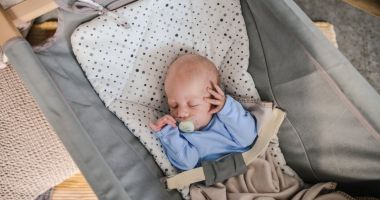 Stire din Sănătate : Sunetele albe pot avea un efect calmant asupra bebelușilor