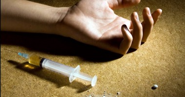 Stire din Sănătate : Cum acorzi primul ajutor în cazul supradozei de droguri