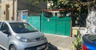 Centrul Constanței, sub asediul afișelor cu „Parcarea interzisă”. „Ești în fața casei mele, nu parchezi” - 4