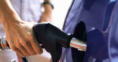 Stire din Economie : Benzina se îndreaptă ușor, ușor, spre 7 lei/litru