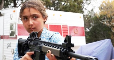 Stire din Cultură-Educație : Restricții pentru elevi: nu au voie cu bombe la școală sau să își bată profesorii