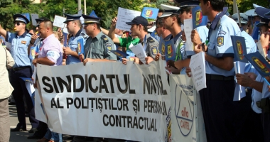 Stire din Eveniment : "Lupte grele" pentru Statutul polițiștilor. Negocieri blocate prin tribunal, de "servicii secrete"