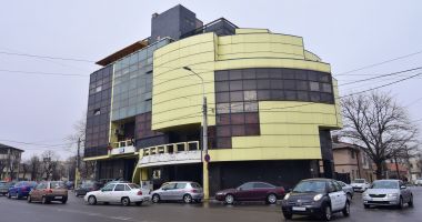 Stire din Economie : Fiscul constănțean vinde terenuri, clădiri, autovehicule și ustensile pentru pizza