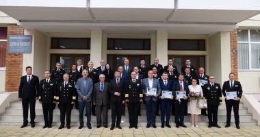 Stire din Eveniment : Cine sunt premianții Galei „Omul Anului în Forțele Navale 2020”