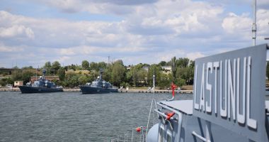 Stire din Eveniment : Navele militare de la Mangalia, „amenințate” de iahturile din Portul Limanu?