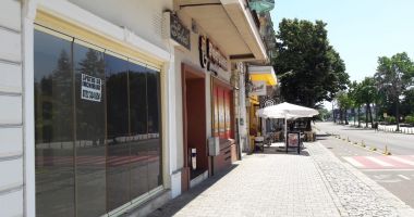 Stire din Economie : Vitrine goale și spații comerciale cu lacăte, de strajă noii zone pietonale din Constanța