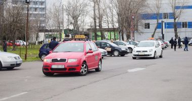 Stire din Eveniment : Semnal de alarmă: sunt prea multe accidente rutiere, școlile auto trebuie să-și facă treaba mai bine!
