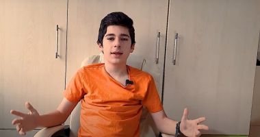 Stire din Cultură-Educație : Vloggerul Leonard Gemănaru: „Refuz să fac videoclipuri pentru că așa vrea «piața»”