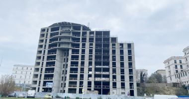 Stire din Social : Încă un proiect imobiliar îngropat. Scheletul de beton din Portul Tomis rezistă!