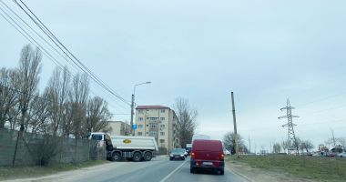 Stire din Social : Strada Baba Novac, din ce în ce mai aglomerată. "Va fi chiar mai rău!"