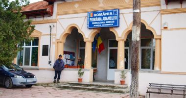 Stire din Politică-Administrație : Când se organizează alegeri în comuna Adamclisi? Dumitru Ion: "Nu voi candida!"
