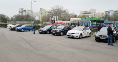 Stire din Eveniment : Este nevoie de mai mulți polițiști examinatori la traseele pentru permisul auto!