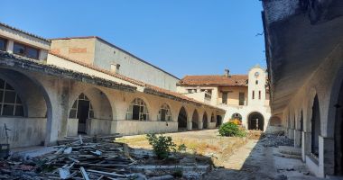 Stire din Social : Odiseea batjocoririi Hanului Balcan, la final? Noul proprietar promite să nu-l demoleze