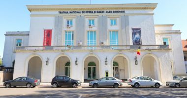 Stire din Cultură-Educație : Nu știți ce să faceți la sfârșit de săptămână? Mergeți la un spectacol de teatru!