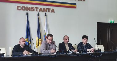 Stire din Social : Proceduri rapide pentru a avea beach-baruri pe plajă, la jumătatea lui iunie. "Suntem într-o situație de urgență!"
