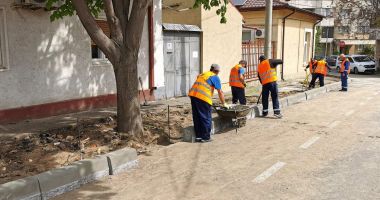 Stire din Social : Praf, mirosuri urâte și priviri disprețuitoare. Cum arată o zi din viața unui muncitor pe șantier