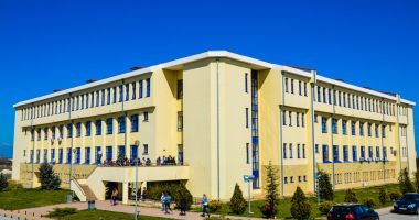 Stire din Cultură-Educație : O nouă șansă la studenție! Ce facultăți mai au locuri fără taxă la Universitatea "Ovidius"