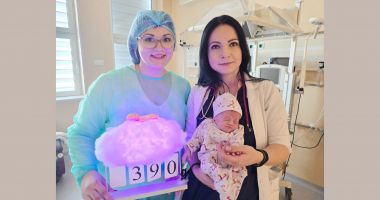 Stire din Social : Bebelușul de 390 de grame a plecat fericit acasă. "A fost un miracol, din toate punctele de vedere"