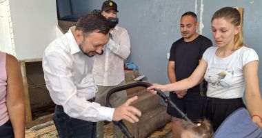 Stire din Social : Nedumerirea bieților sinistrați din Amzacea. "Oare ne ajută cu ceva vizita ministrului?"