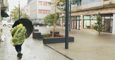 Stire din Social : A venit sau nu ciclonul "Ashley" în Constanța? "Chiar nu ați văzut ploaie în viața voastră?"