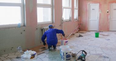 Stire din Social : Schimbarea din temelii a Spitalului Județean nu-i lozincă! Se reabilitează casa scării